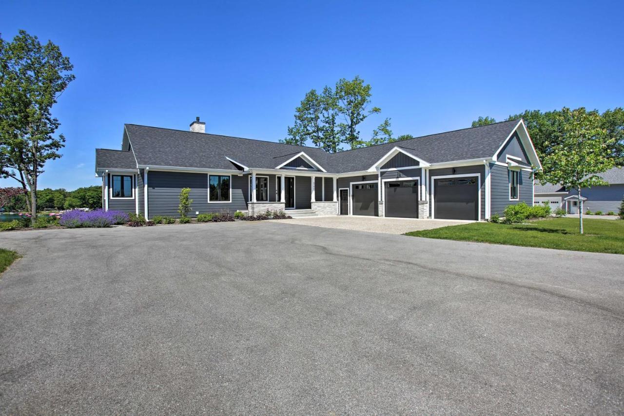 Waterfront Silver Lake Home With Private 40 Dock! Травърс Сити Екстериор снимка